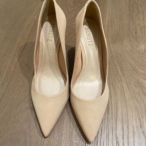 NWT - never worn. Schutz Honey pump.